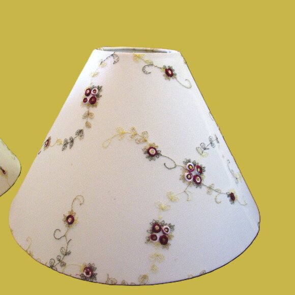 Vtg Off White Large Hurricane lampshade pair of delicate red flowers & green vin - Picture 5 of 16
